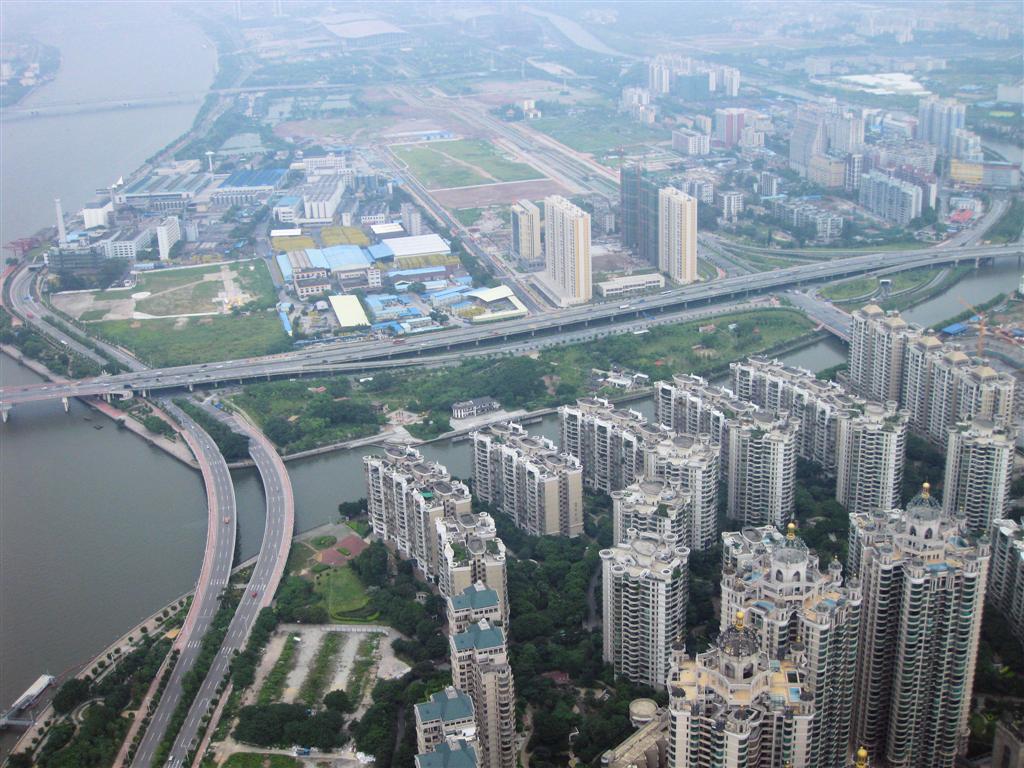 GUANGZHOU - uitzicht vanaf de Canton televisie toren op 344.8 meter hoogte