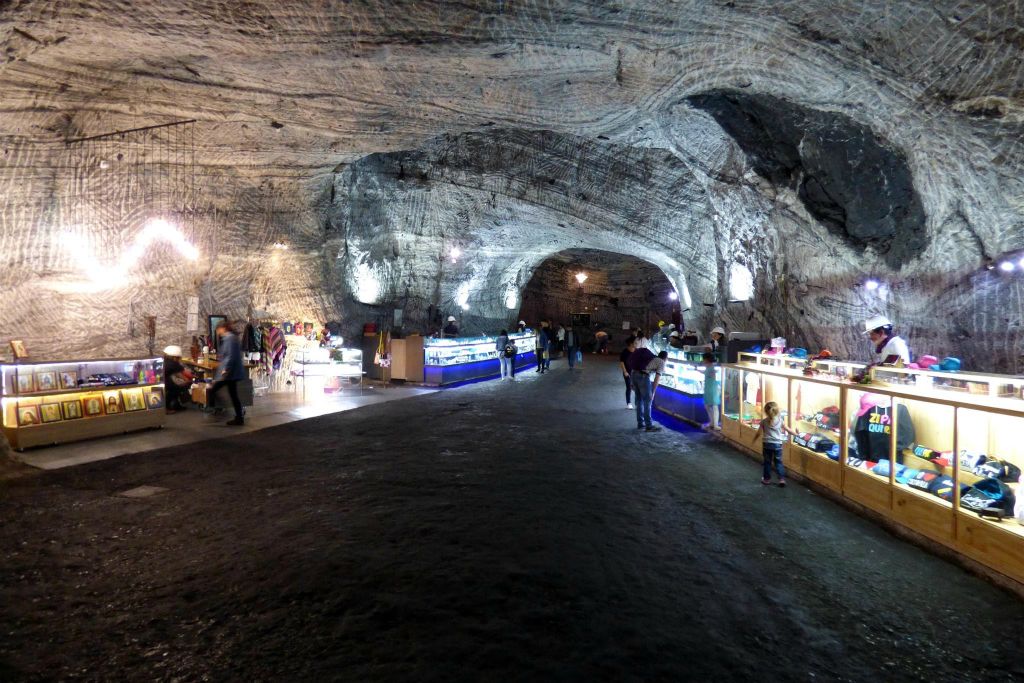 ZIPAQUIRA - enkele souvenir winkels in de zoutmijn