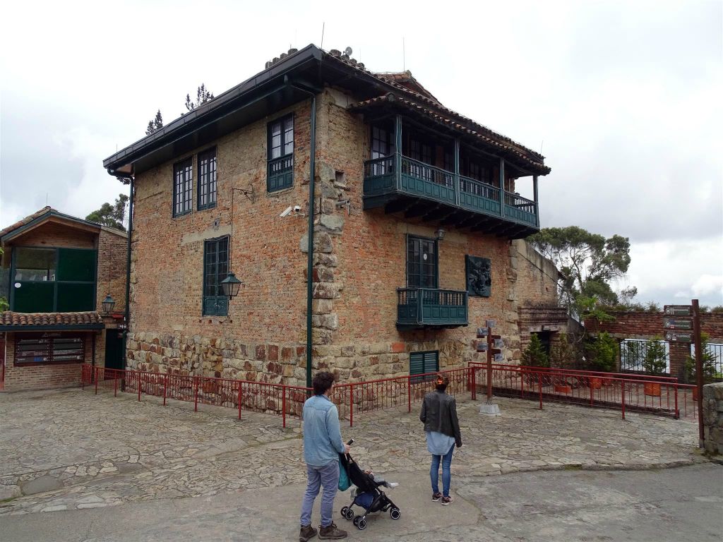 BOGOTA - een gebouw bij het basiliek Heiligdom van de Fallen Heer van Monserrate