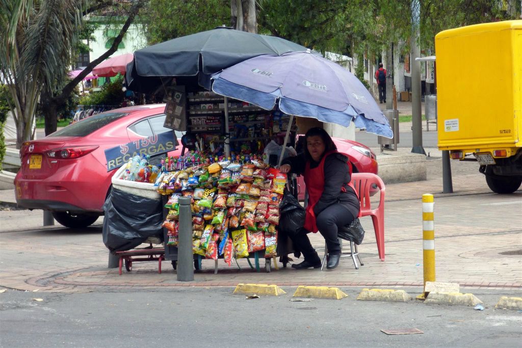 BOGOTA - een straatverkoopster