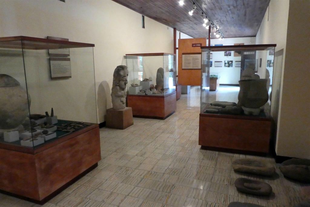 TIERRADENTRO - binnen in het archeologisch museum