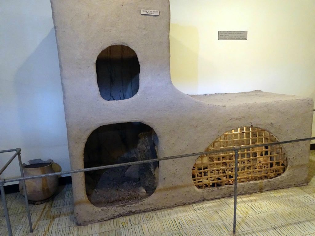 TIERRADENTRO - een oud graf in het archeologisch museum