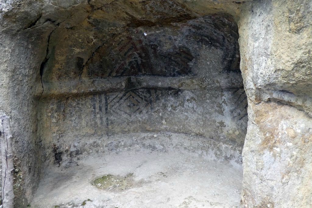 TIERRADENTRO - een hypogeum (graf) bij de archeologische plaats Alto de San Andrés in het nationaal archeologisch park