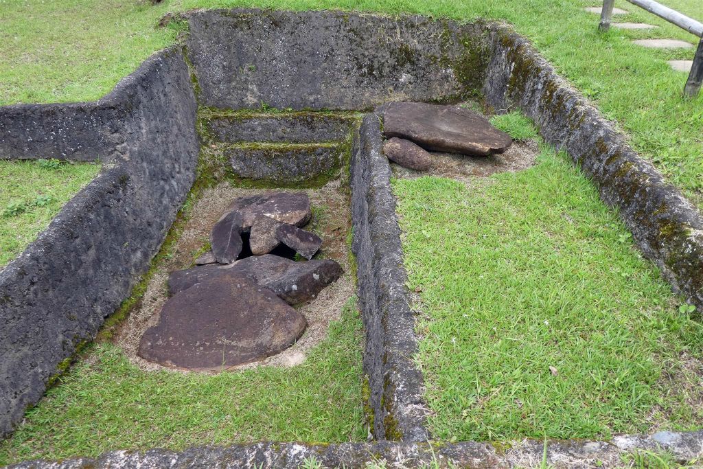 SAN AGUSTIN - enkele graven bij het archeologisch park Mesita A
