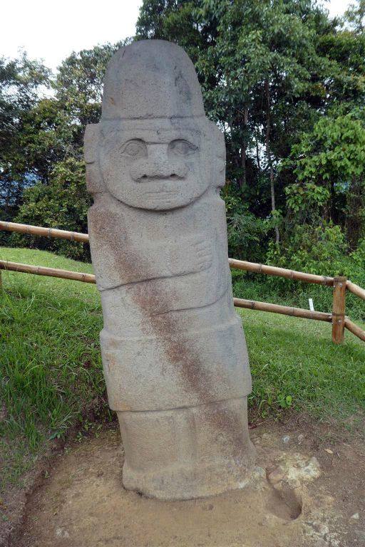 SAN AGUSTIN - een beeld bij het archeologisch park Mesita A