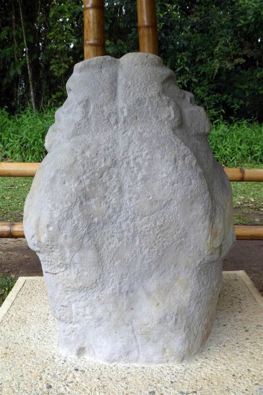 SAN AGUSTIN - een beeld bij het archeologisch park Mesita C