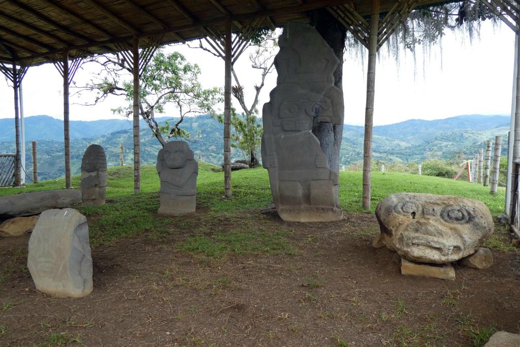 SAN AGUSTIN - enkele beelden bij het archeologisch park Alto de Lavapatas