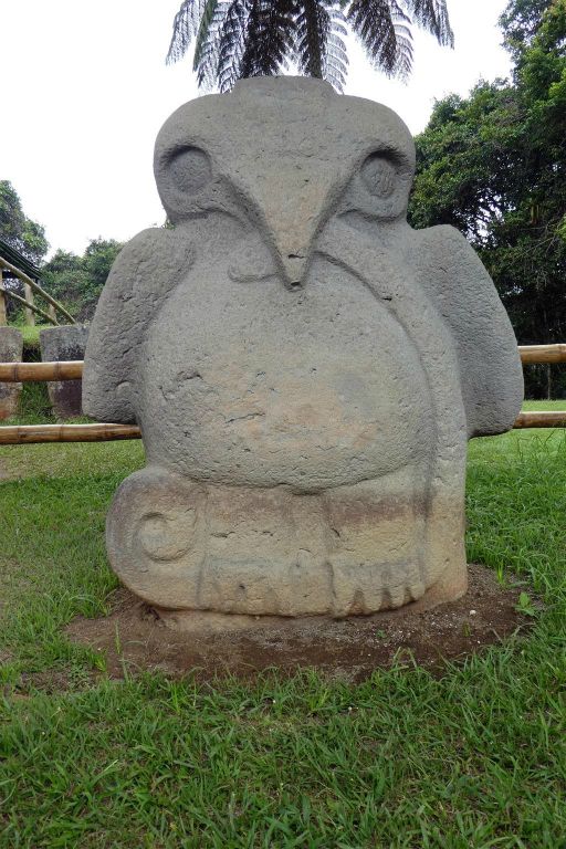 SAN AGUSTIN - een beeld bij het archeologisch park Mesita B