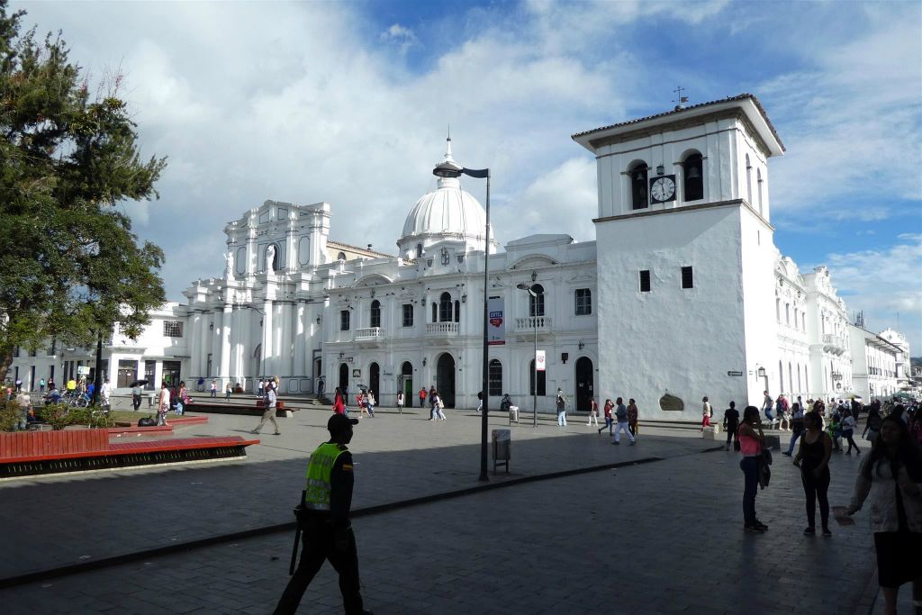 POPAYAN - de klokkentoren en de kathedraal Basiliek van Onze-Lieve-Vrouw van de Assumptie