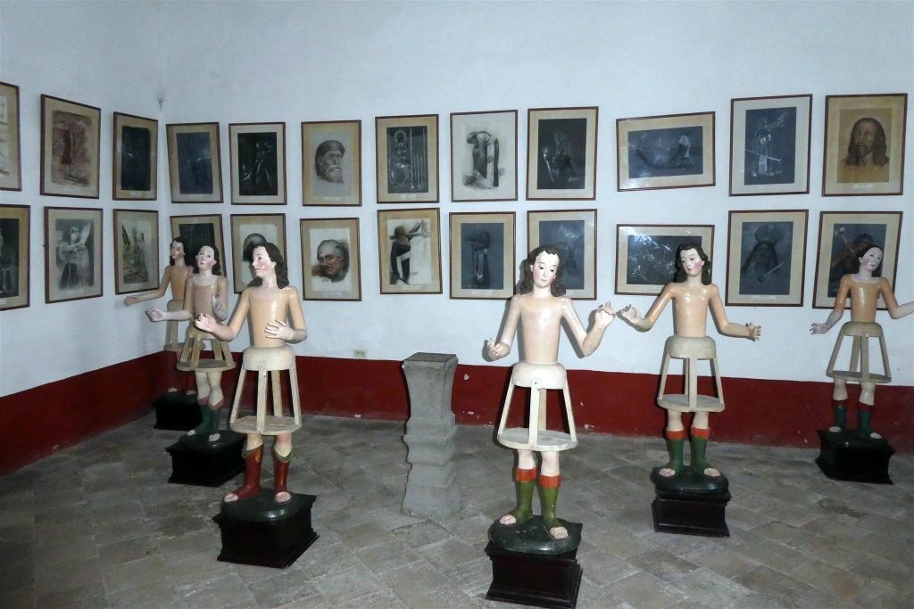 POPAYAN - diverse beelden en foto's in het museum van Junta Permanente Pro Semana Santa de Popayán