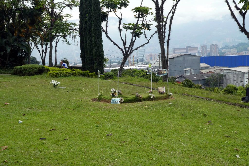 MEDELLIN - een graf bij de Jardines begraafplaats