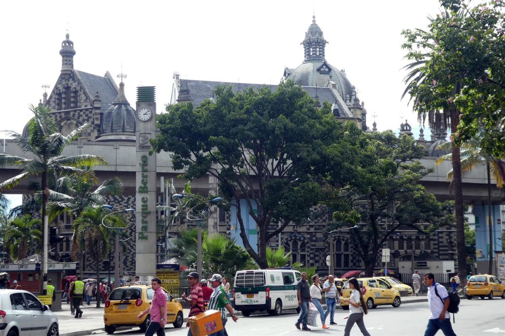 MEDELLIN - het culturele paleis van Rafael Uribe