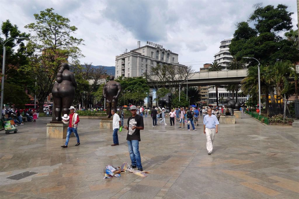 MEDELLIN - een gedeelte van het Botero plein