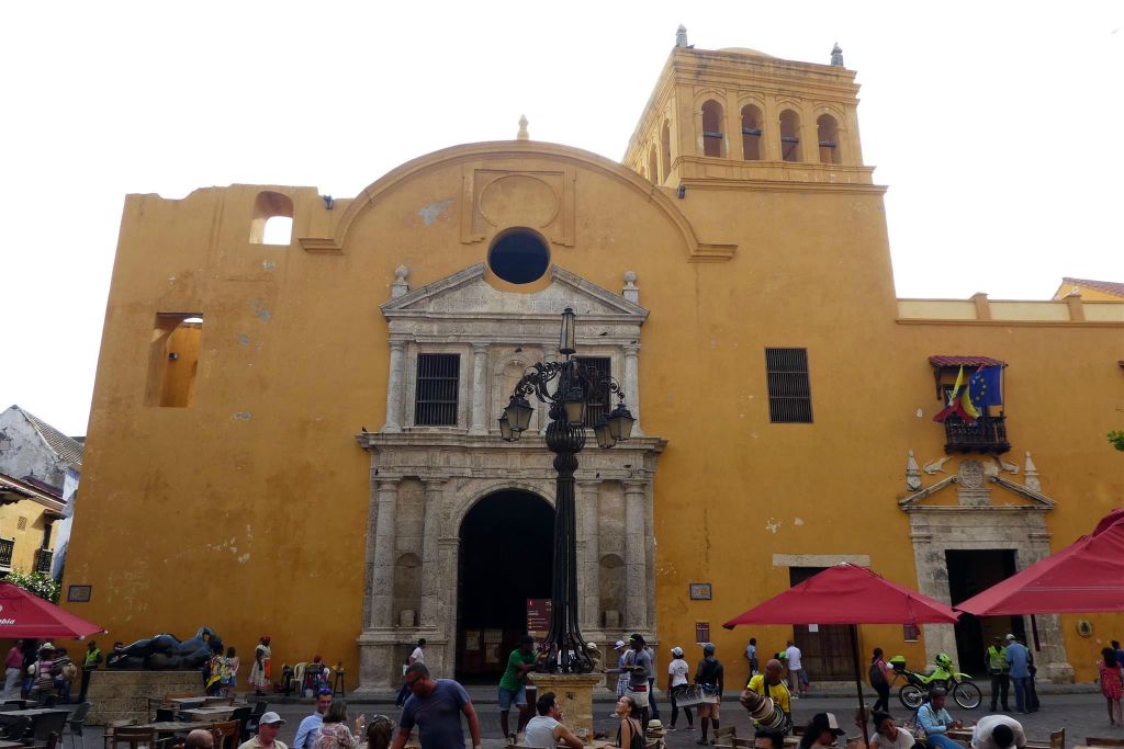 CARTAGENA - de kerk van Santo Domingo