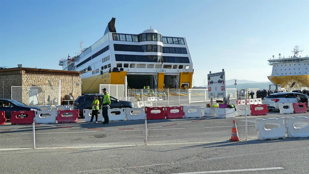 TOULON - de veerboot Mega Express Four van de rederij Corsica Ferries waarmee we naar Corsica varen