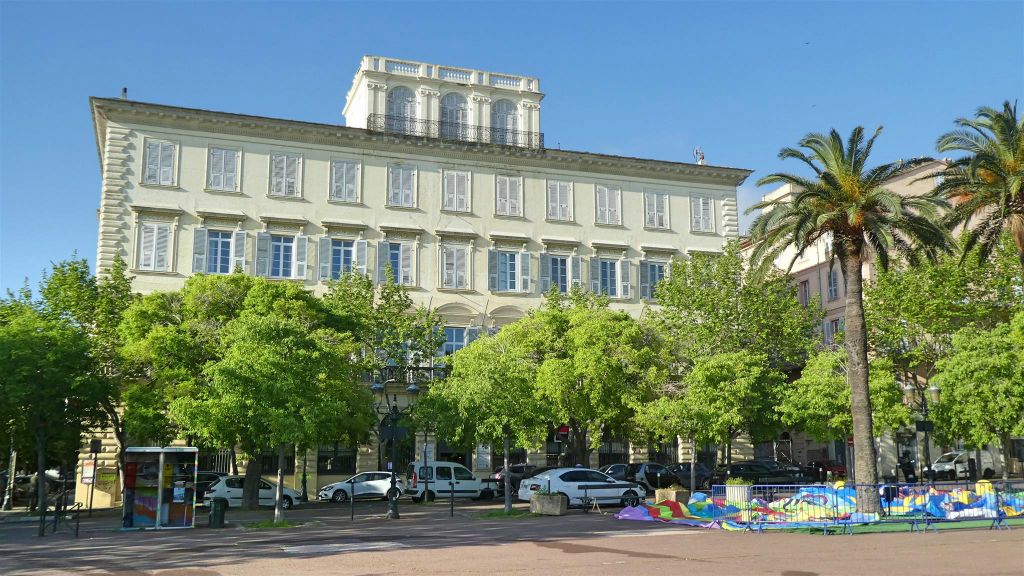 CORSICA - BASTIA - het gebouw van de Société Générale bank