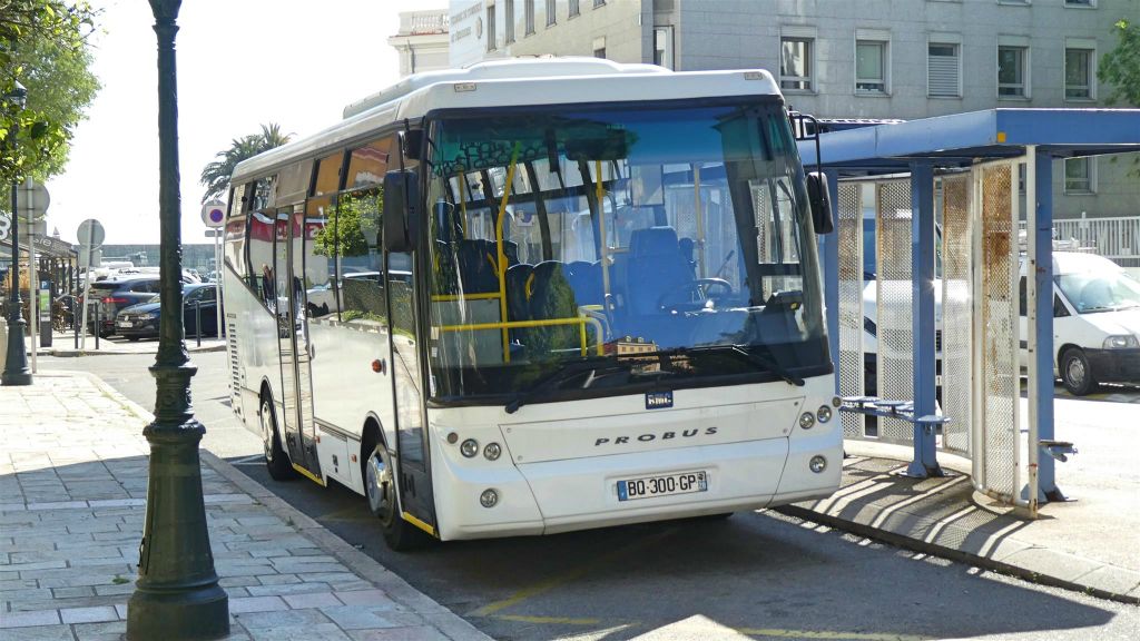 CORSICA - BASTIA - een bus