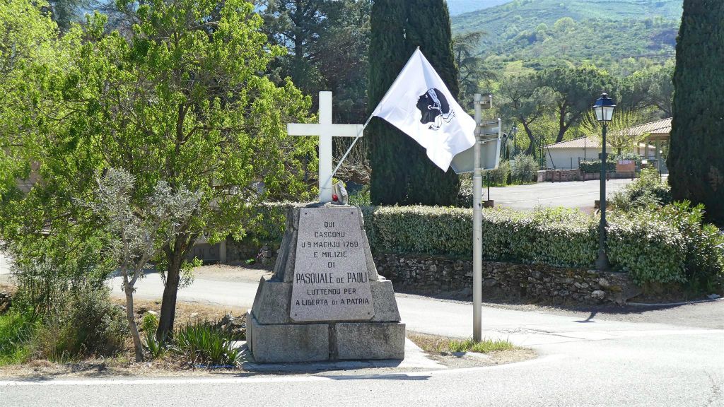 CORSICA - CASTELLO-DI-ROSTINO - een monument ter ere van de Corsicaanse patriot Pasquale Paoli (1725-1807)