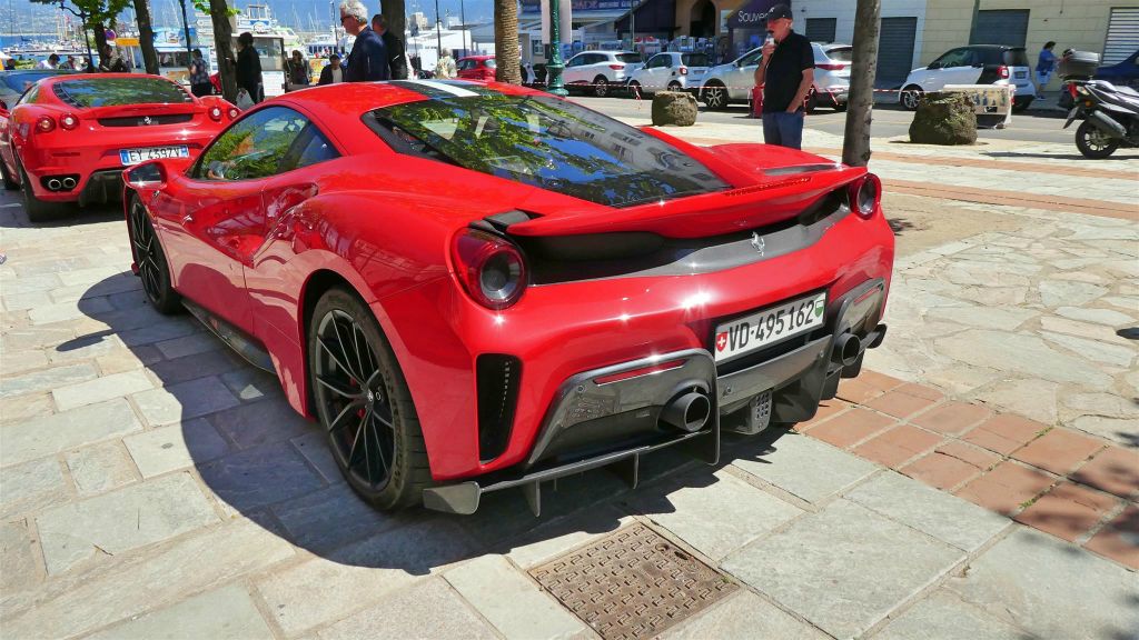 CORSICA - AJACCIO - een Ferrari 488 Pista