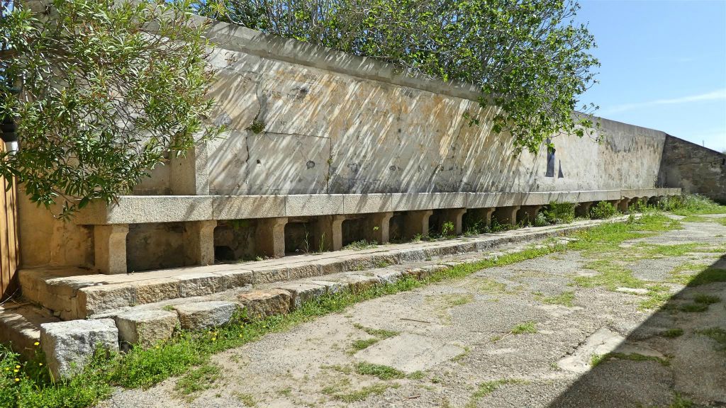 CORSICA - AJACCIO - de wasruimte van de citadel
