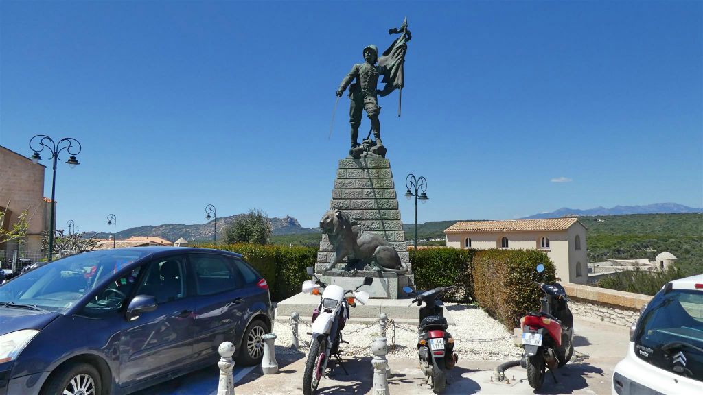 CORSICA - BONIFACIO - het monument de la Légion étrangère
