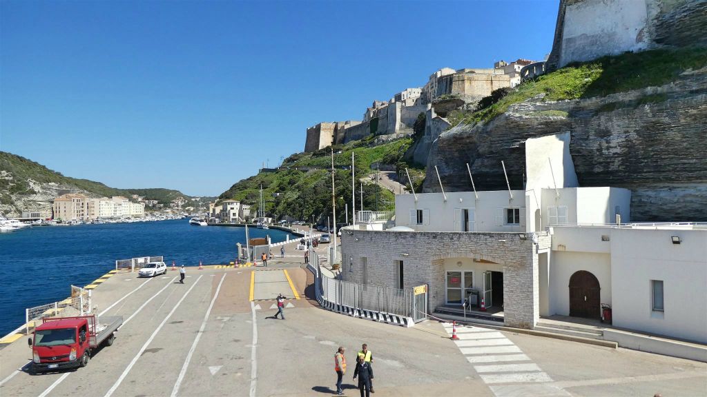 CORSICA - BONIFACIO - de Gare Maritime haven