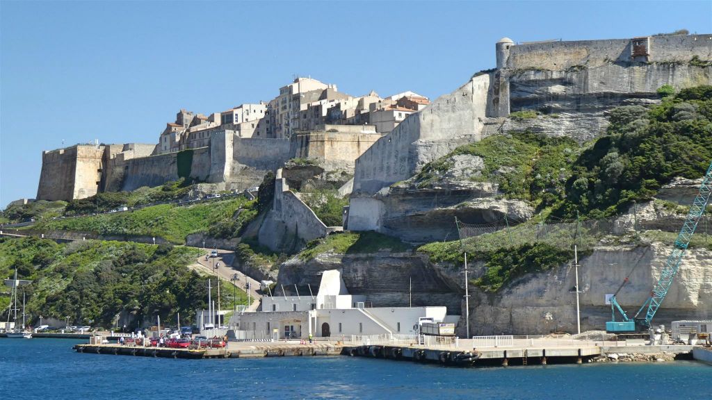 CORSICA - BONIFACIO - de stadsmuren