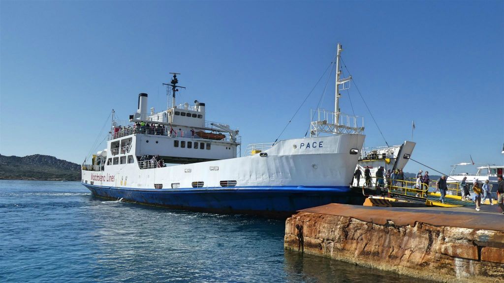 SARDINIË - LA MADDALENA - de veerboot waarmee we naar La Maddalena zijn gevaren