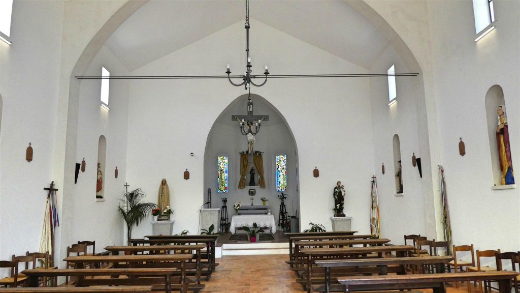 SARDINIË - SAN TEODORO - binnen in de kerk van Sant'Antonio da Padova