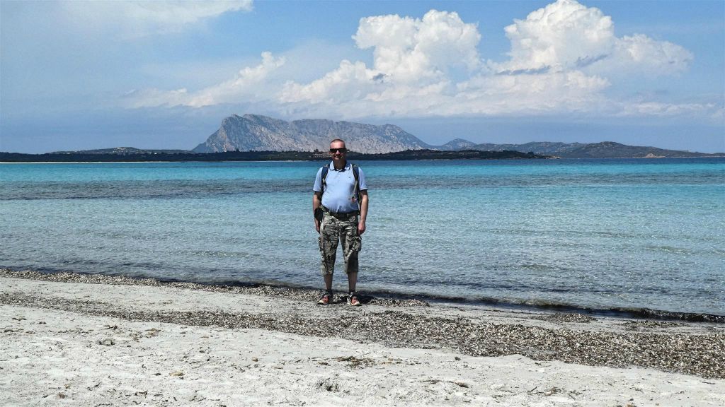 SARDINIË - SAN TEODORO - Carlos op het strand
