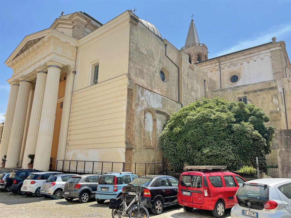 SARDINIË - ALGHERO - de Santa Maria-kathedraal