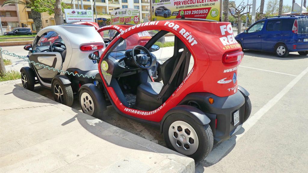 SARDINIË - ALGHERO - een Renault Twizy