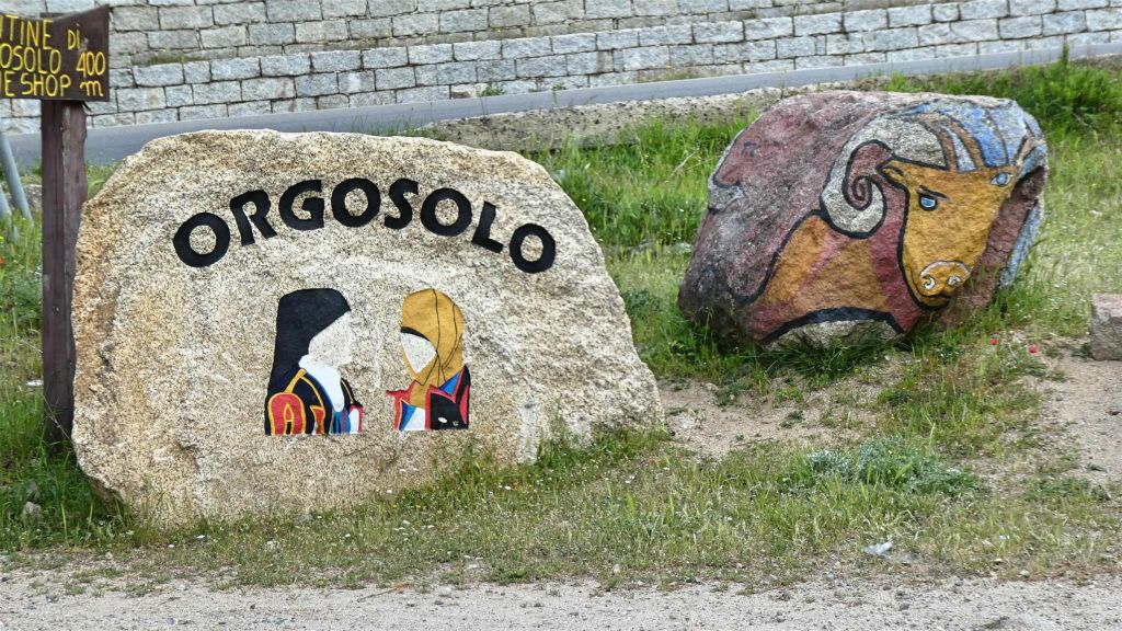 SARDINIË - ORGOSOLO - enkele schilderingen