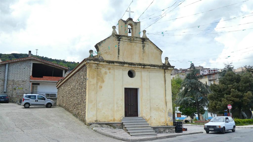 SARDINIË - ORGOSOLO - de kerk van het heilig kruis