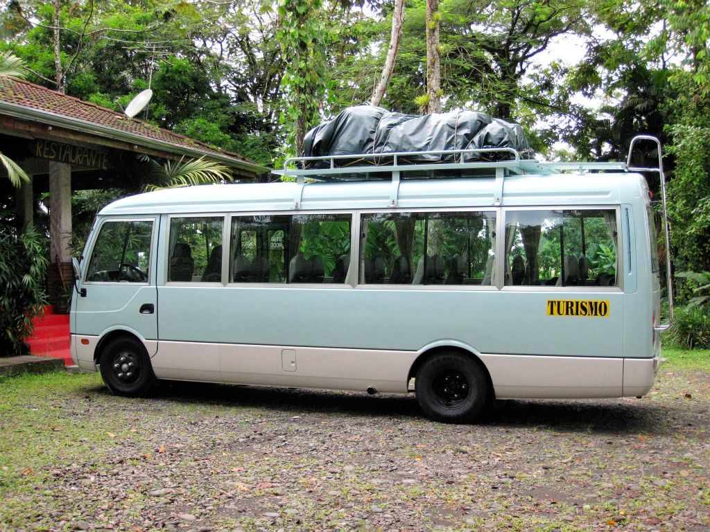 SAN JOSÉ -> CAÑO BLANCO - de bus waarmee we door Costa Rica rijden