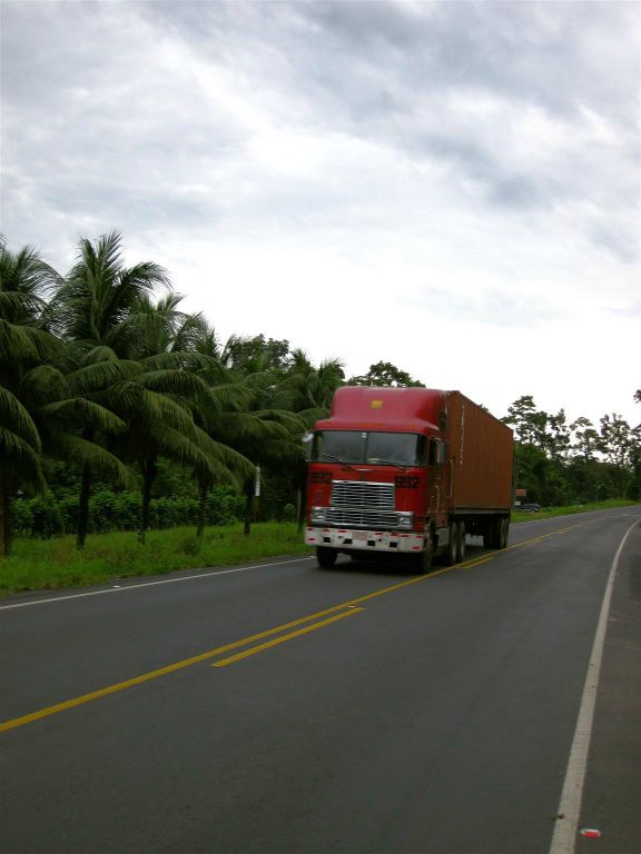 SAN JOSÉ -> CAÑO BLANCO - een vrachtwagen