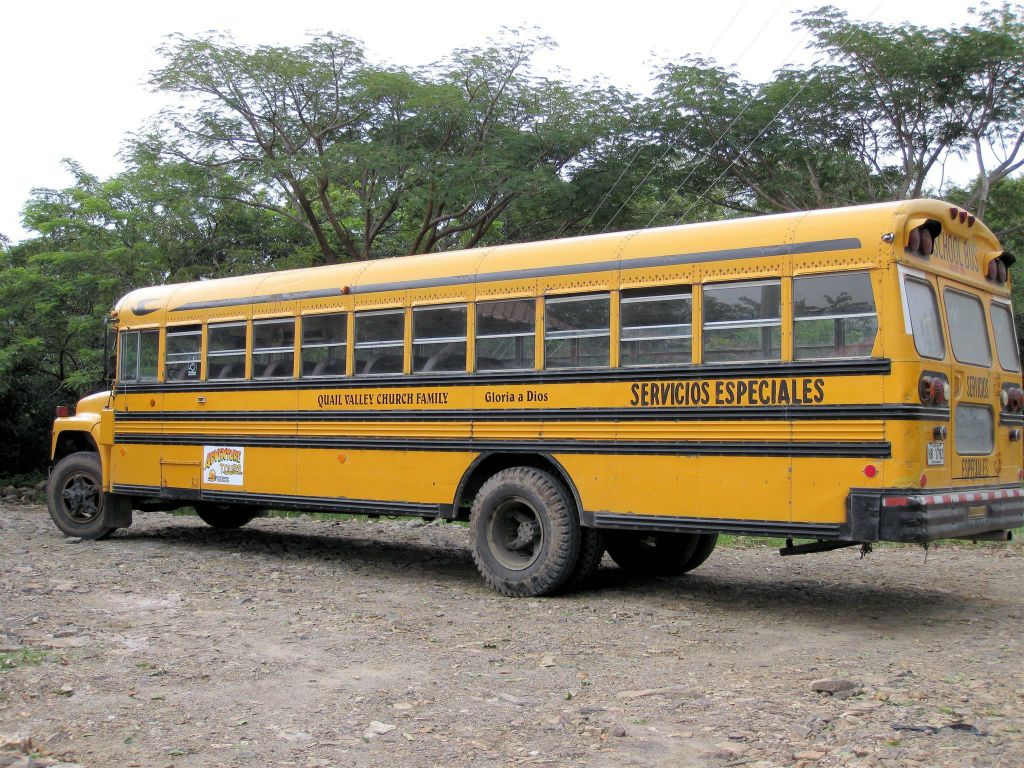 RINCÓN DE LA VIEJA - een oude Amerikaanse schoolbus