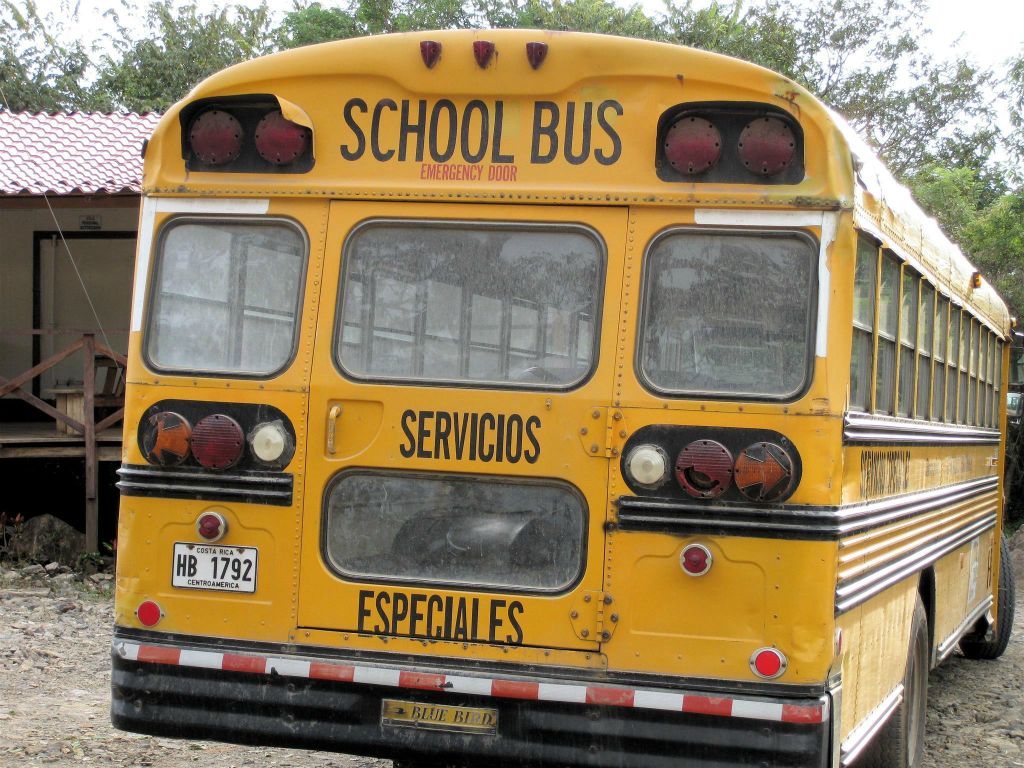 RINCÓN DE LA VIEJA - een oude Amerikaanse schoolbus
