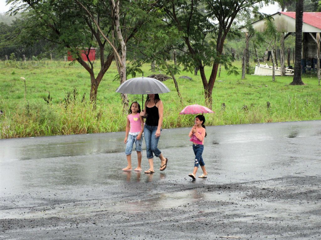 MONTEVERDE -> QUEPOS -  enkele kinderen