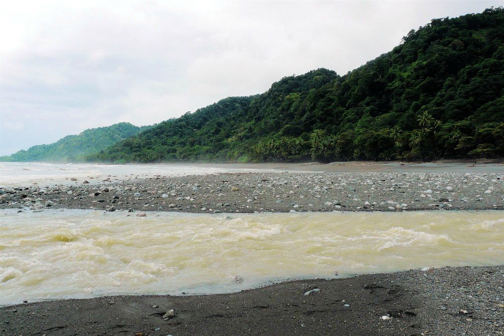 CORCOVADO NATIONAL PARK - een rivier