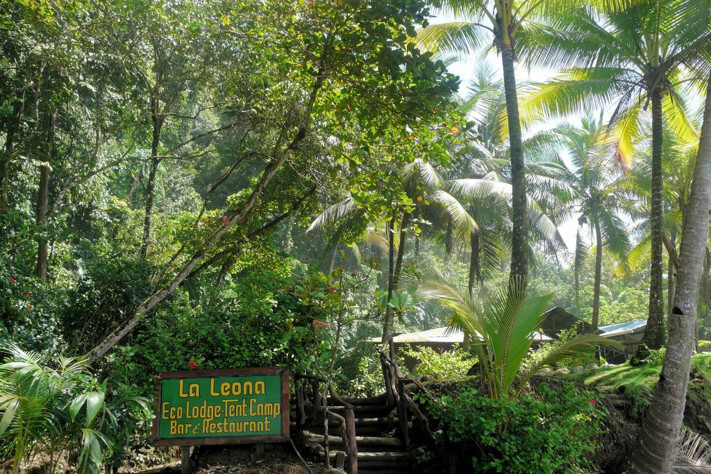 CORCOVADO NATIONAL PARK - de ingang de tentenlodge La Leona waar we verbleven