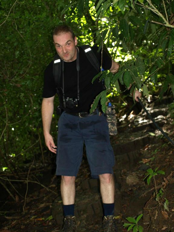 QUEPOS (MANUEL ANTONIO PARK) - Carlos in het park
