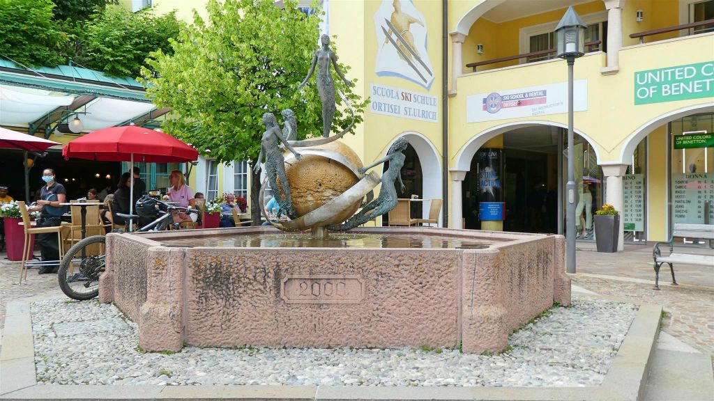 ORTISEI - een fontein