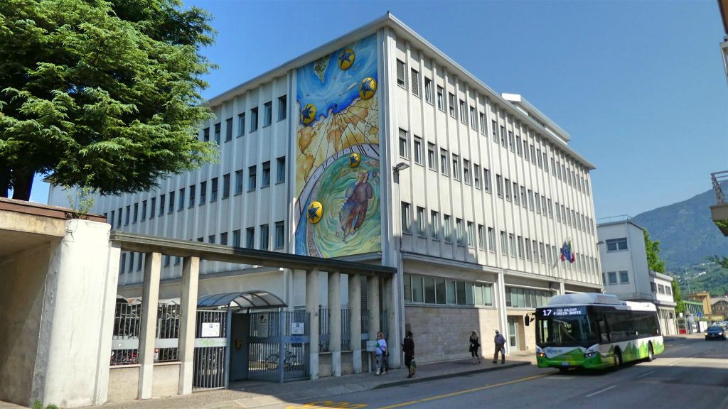 TRENTO - een overheidsgebouw