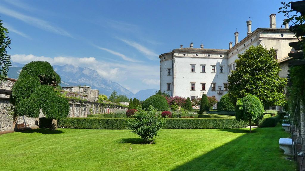 TRENTO - de tuin bij het kasteel van Buonconsiglio