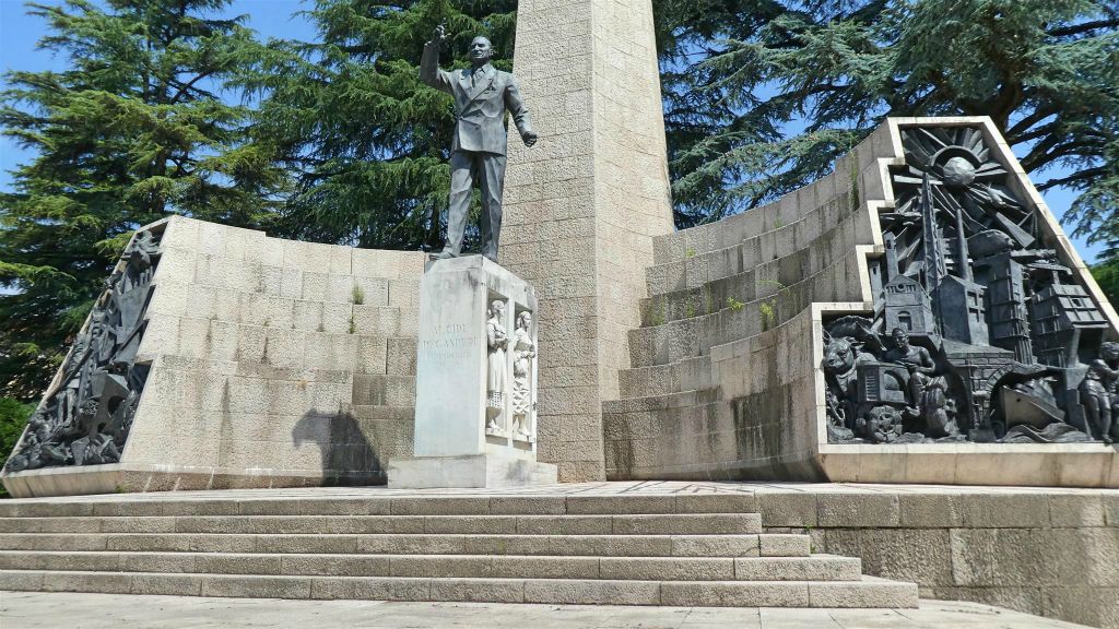TRENTO - het Gasperi monument in het park Piazza Venezia