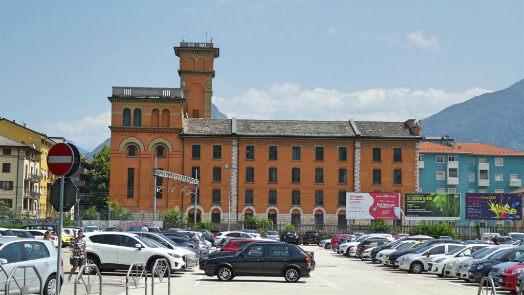 TRENTO - het universiteitsgebouw Molino Vittoria