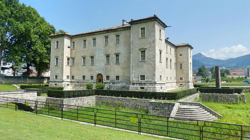 TRENTO - het paleis delle Albere