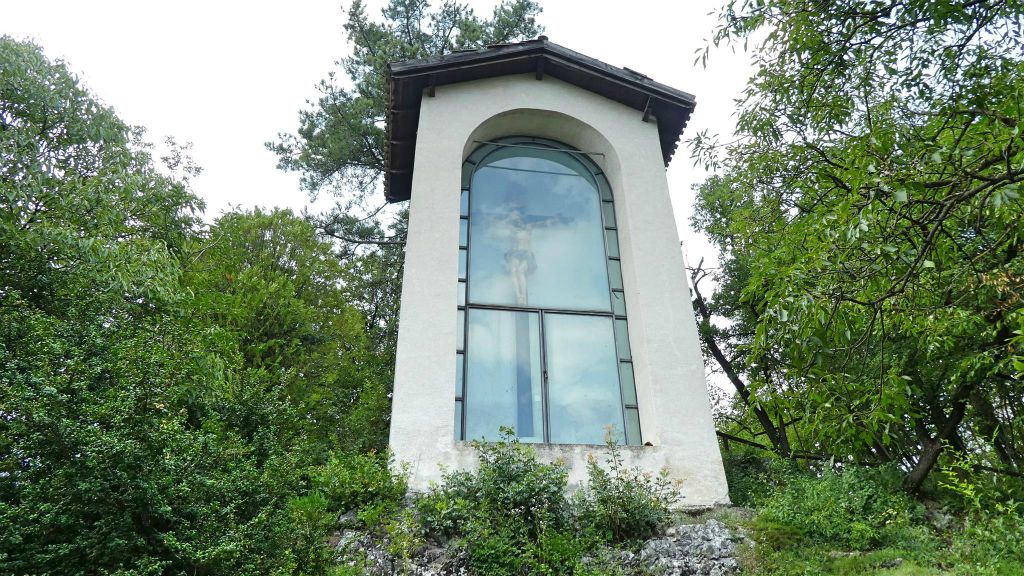 TRENTO - een kapel op de heuvel Doss Trento