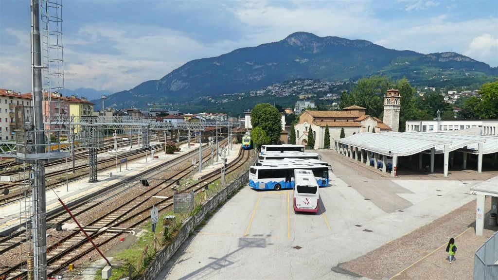 TRENTO - het busstation